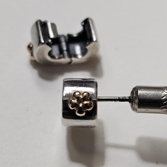 Pandora Retired Two-Tone Flowers Clip 790140 - Picture 3 of 4